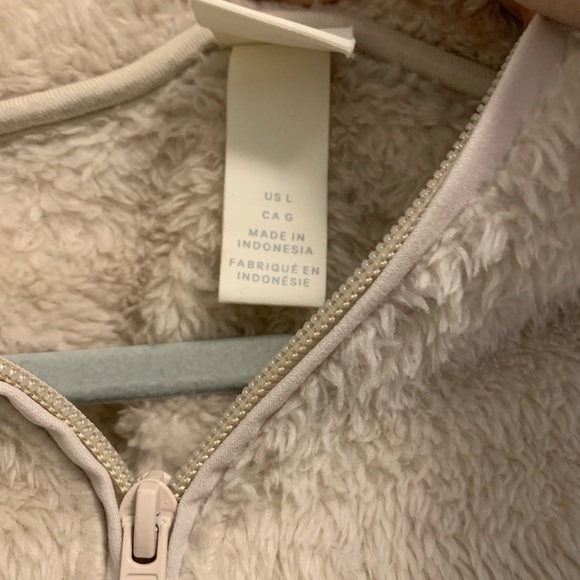 H&M Cropped Furry Halfzip Sweater - Picture 3 of 4